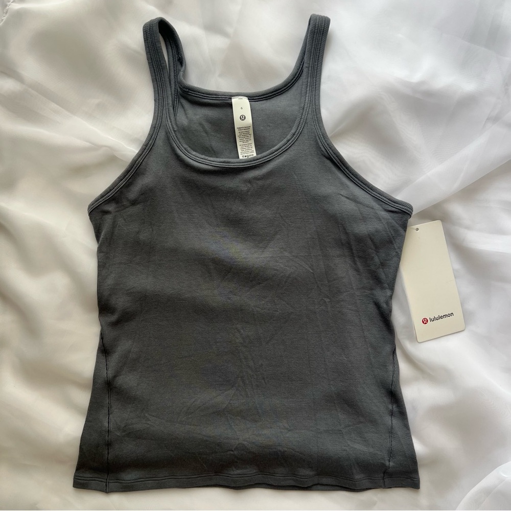 Lululemon Hold Tight Thin Strap Racerback Tank Top
Solar Grey
Size 6